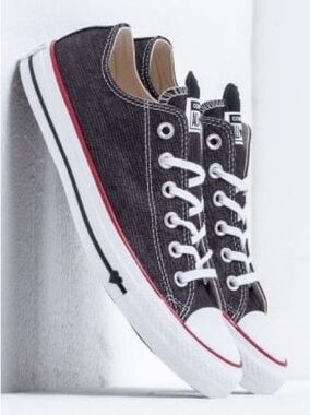 Converse| Chuck Taylor Low-Top ‘XO’ Canvas Black Sneakers Sz 5